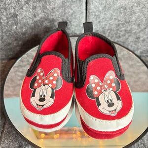 Minnie Mouse infant shoes NWOT
